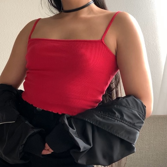 H&M red ribbed lettuce hem crop tank - Picture 2 of 7